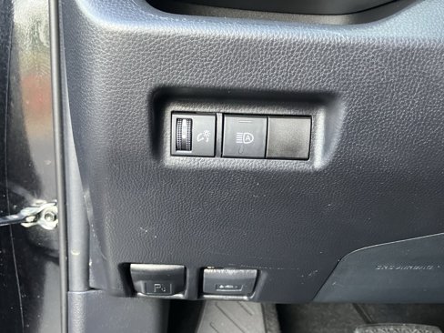 Used 2021 Toyota RAV4 LE image 19