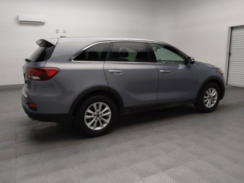 Used 2020 Kia Sorento LX image 10