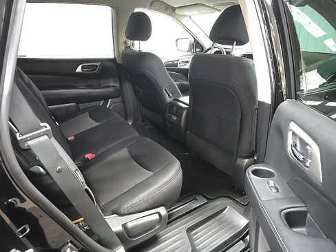Used 2020 Nissan Pathfinder SV image 17