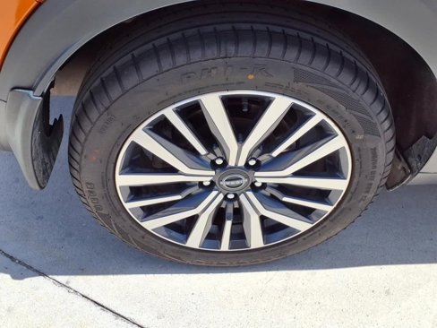 Used 2023 Nissan Kicks SV image 9