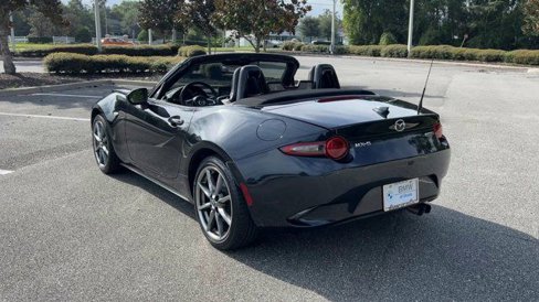 Used 2022 MAZDA MX-5 Miata Grand Touring w/ Weather Package image 6