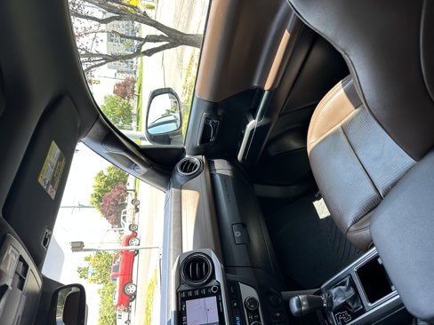 Used 2020 Toyota Tacoma Limited image 37
