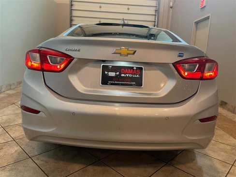 Used 2017 Chevrolet Cruze LT image 53