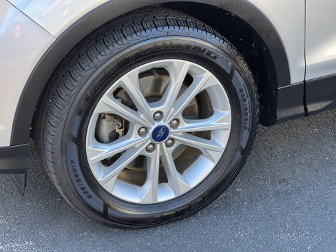 Used 2018 Ford Escape SE image 9