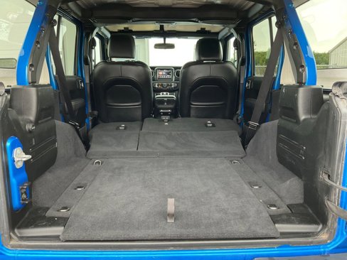 Used 2021 Jeep Wrangler Unlimited Sahara w/ Dual Top Group image 27