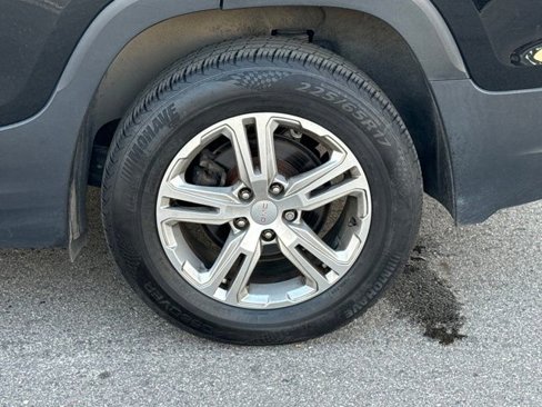 Certified 2018 GMC Terrain SLE w/ Driver Convenience Package image 6