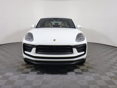 New 2025 Porsche Macan image 10