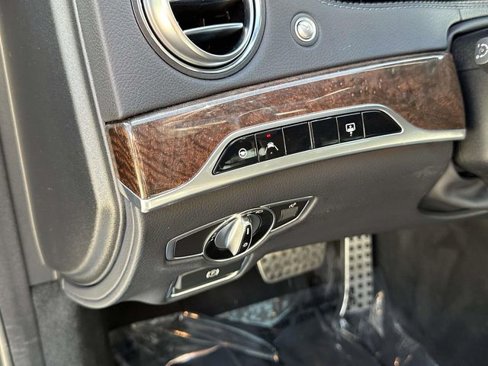 Used 2019 Mercedes-Benz S 560 4MATIC Sedan image 25