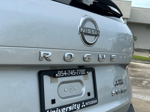 Used 2023 Nissan Rogue SV image 19