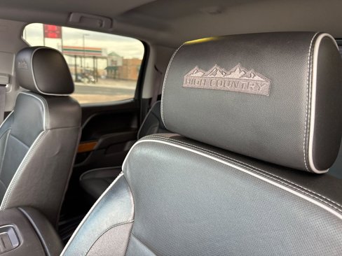 Used 2017 Chevrolet Silverado 1500 High Country image 40