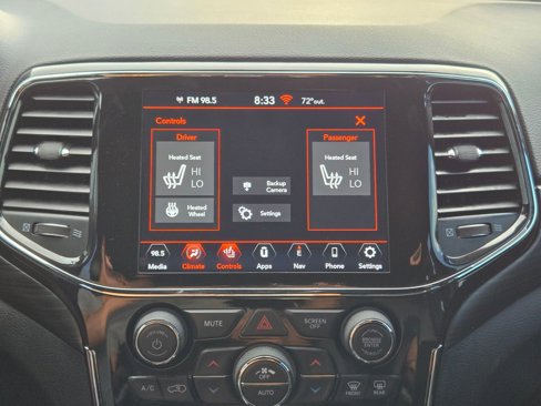 Used 2022 Jeep Grand Cherokee Laredo X image 23