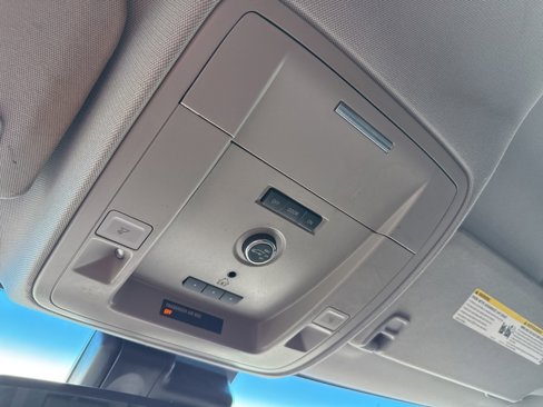 Used 2015 Chevrolet Suburban LT image 25