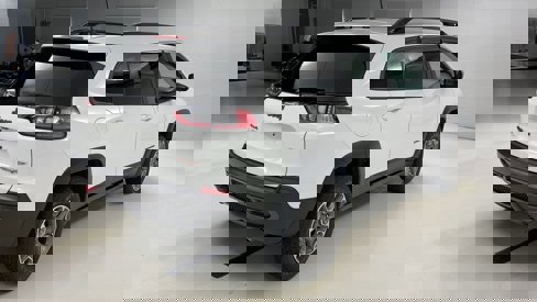 Used 2022 Jeep Cherokee Trailhawk image 5