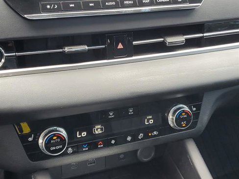Used 2023 Mitsubishi Outlander SEL image 48