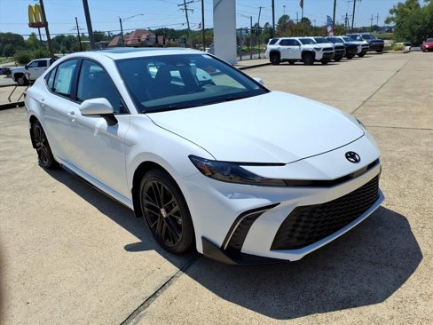 New 2025 Toyota Camry SE image 8
