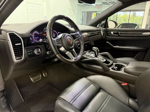 Used 2023 Porsche Cayenne GTS image 32