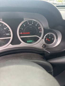 Used 2010 Jeep Wrangler Sahara image 9