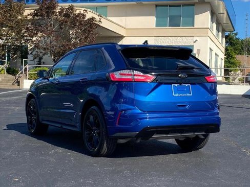 Certified 2024 Ford Edge SE w/ Black Appearance Package image 3