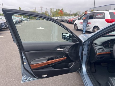 Used 2011 Honda Accord EX-L image 10