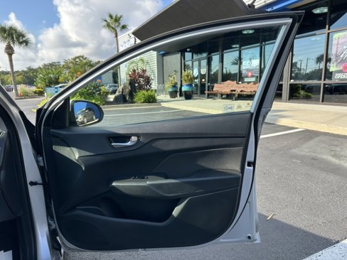 Used 2022 Hyundai Accent SEL image 37