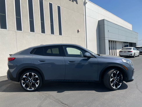 Used 2025 BMW X2 xDrive28i w/ Premium Package image 6