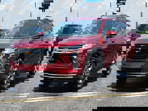 New 2025 Chevrolet Trax LT w/ Driver Confidence Package image 1