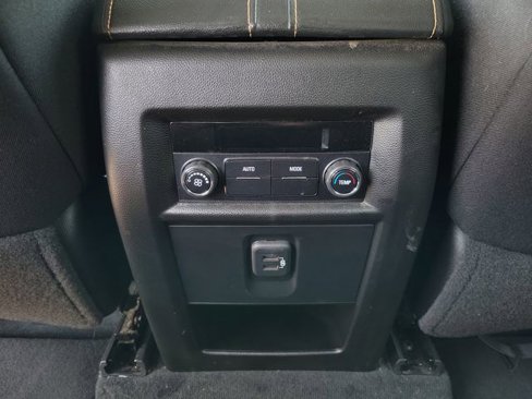 Used 2021 Chevrolet Traverse LS image 11