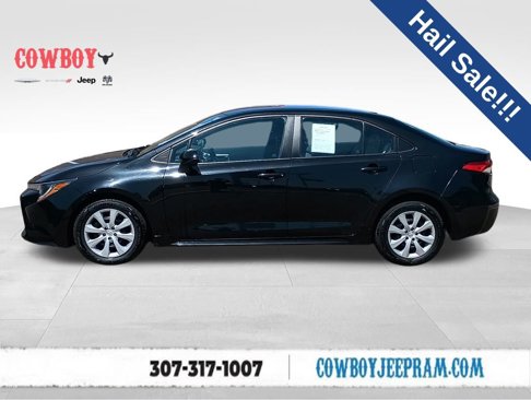 Used 2022 Toyota Corolla LE image 3