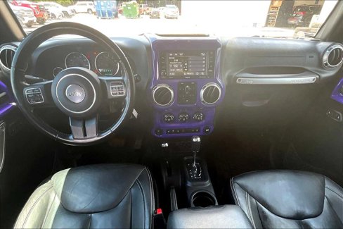 Used 2015 Jeep Wrangler Unlimited Rubicon w/ Connectivity Group image 14