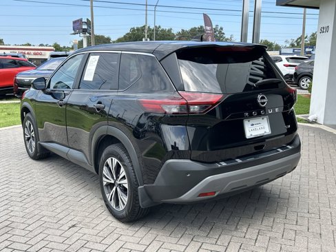 Used 2023 Nissan Rogue SV image 4