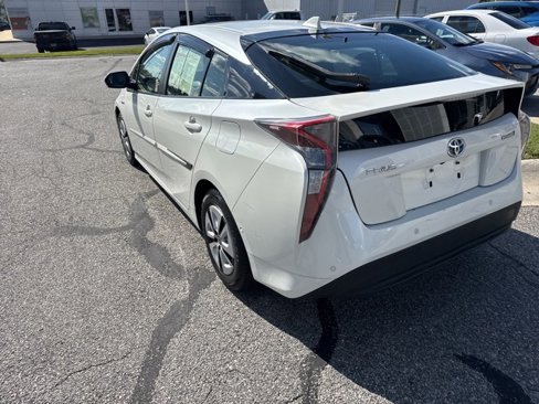 Used 2017 Toyota Prius Two image 9