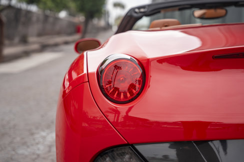Used 2011 Ferrari California image 21