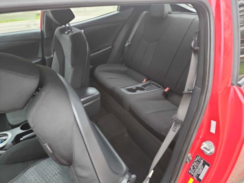 Used 2017 Hyundai Veloster image 27