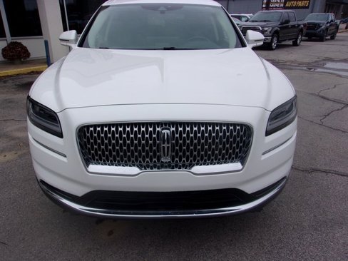 Used 2021 Lincoln Nautilus AWD image 3