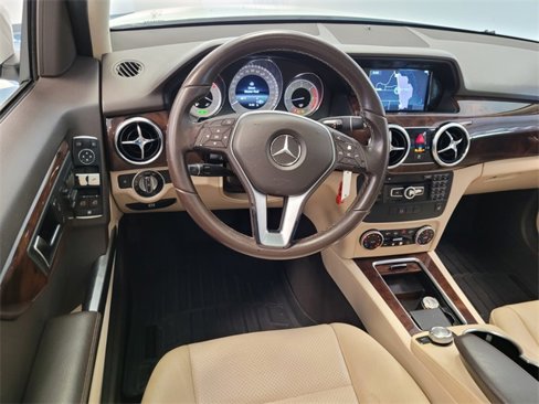 Used 2014 Mercedes-Benz GLK 250 BlueTEC 4MATIC image 7