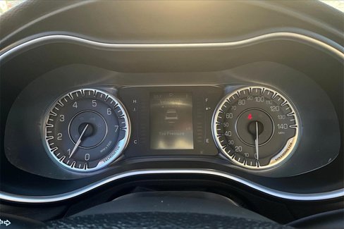 Used 2015 Chrysler 200 Limited w/ Convenience Group image 13