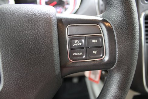 Used 2019 Dodge Grand Caravan SE w/ UConnect Hands-Free Group image 10
