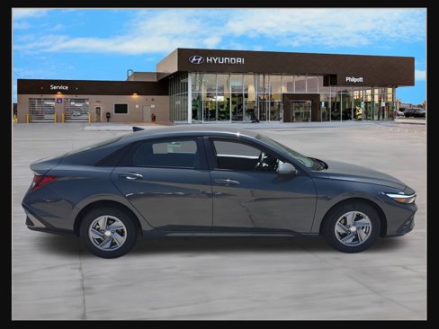 New 2025 Hyundai Elantra SE image 7