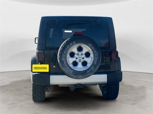 Used 2015 Jeep Wrangler Unlimited Sahara w/ Connectivity Group image 4