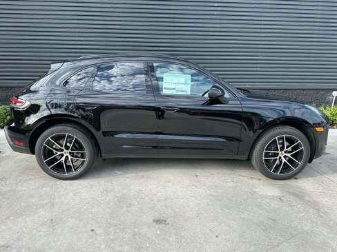 Used 2025 Porsche Macan image 9
