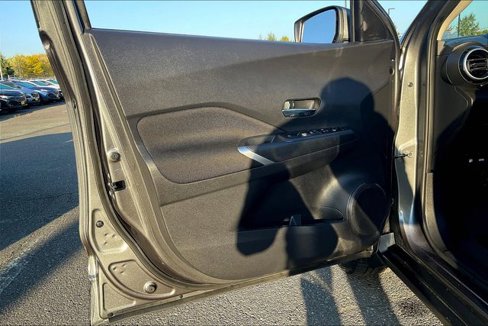 Used 2023 Nissan Kicks SV image 20