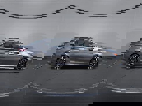 Used 2018 Toyota Camry XLE image 9