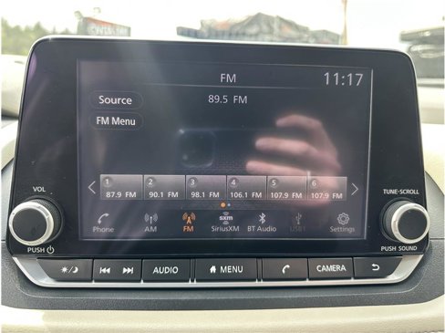 Used 2023 Nissan Rogue SV image 17