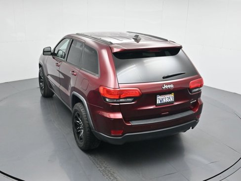 Used 2017 Jeep Grand Cherokee Laredo image 43
