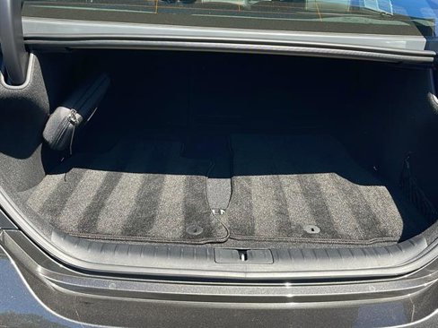 Used 2025 Genesis G70 2.5T image 29