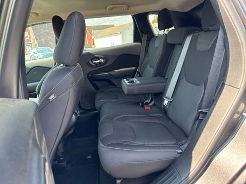 Used 2015 Jeep Cherokee Latitude image 13