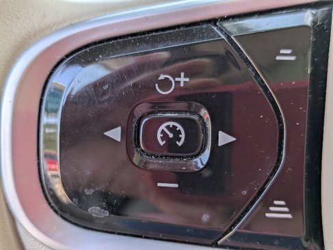Used 2019 Volvo XC90 T6 Momentum w/ Advanced Package image 25