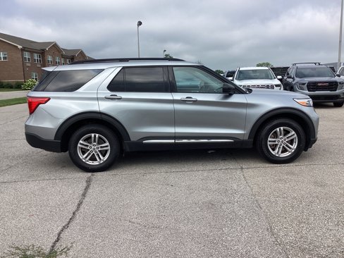 Used 2024 Ford Explorer XLT w/ Equipment Group 202A image 7
