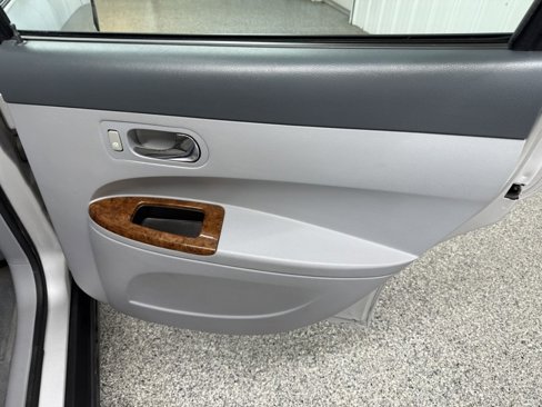 Used 2005 Buick LaCrosse CX image 24