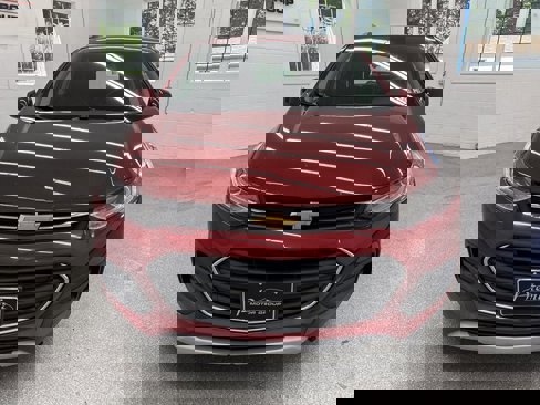 Used 2018 Chevrolet Trax LT w/ LT Convenience Package image 2